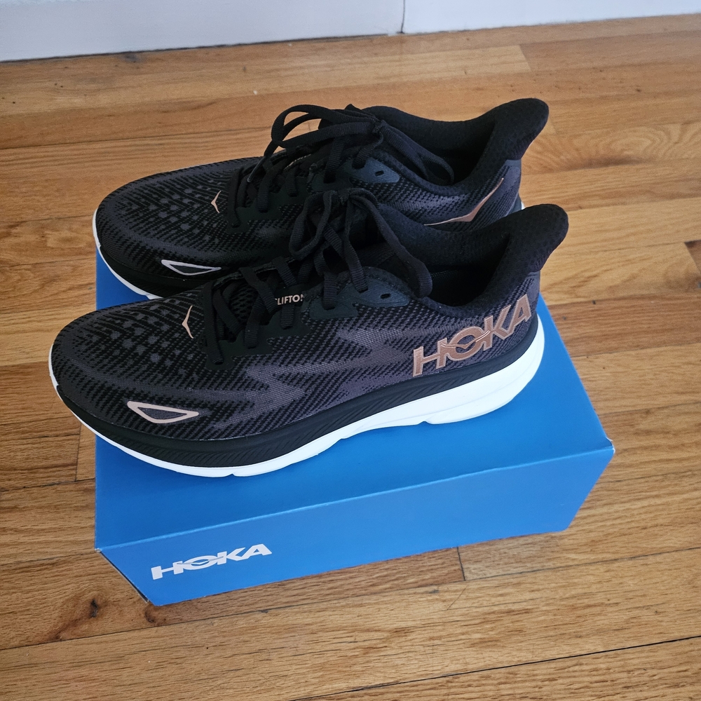 New in Box (NIB) Hoka Women's Clifton 9 Running Shoes Sneakers - Picture 3 of 4